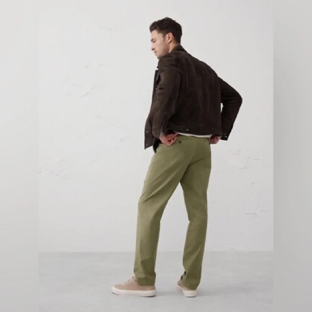 Banana republic SLIM-STRAIGHT LIVED-IN CHINO 32x34 New‎ With Tags